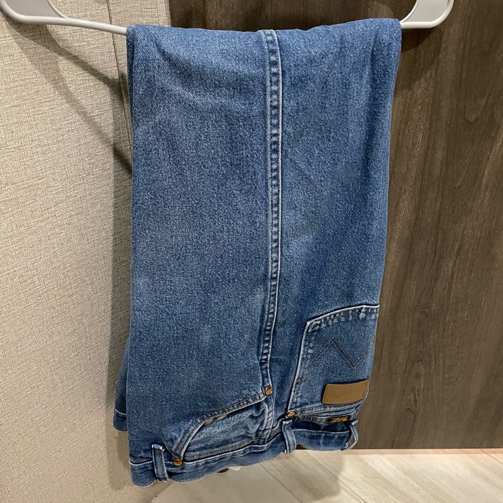 Mens pair of Wrangler jeans. No spots or stains. Great price.